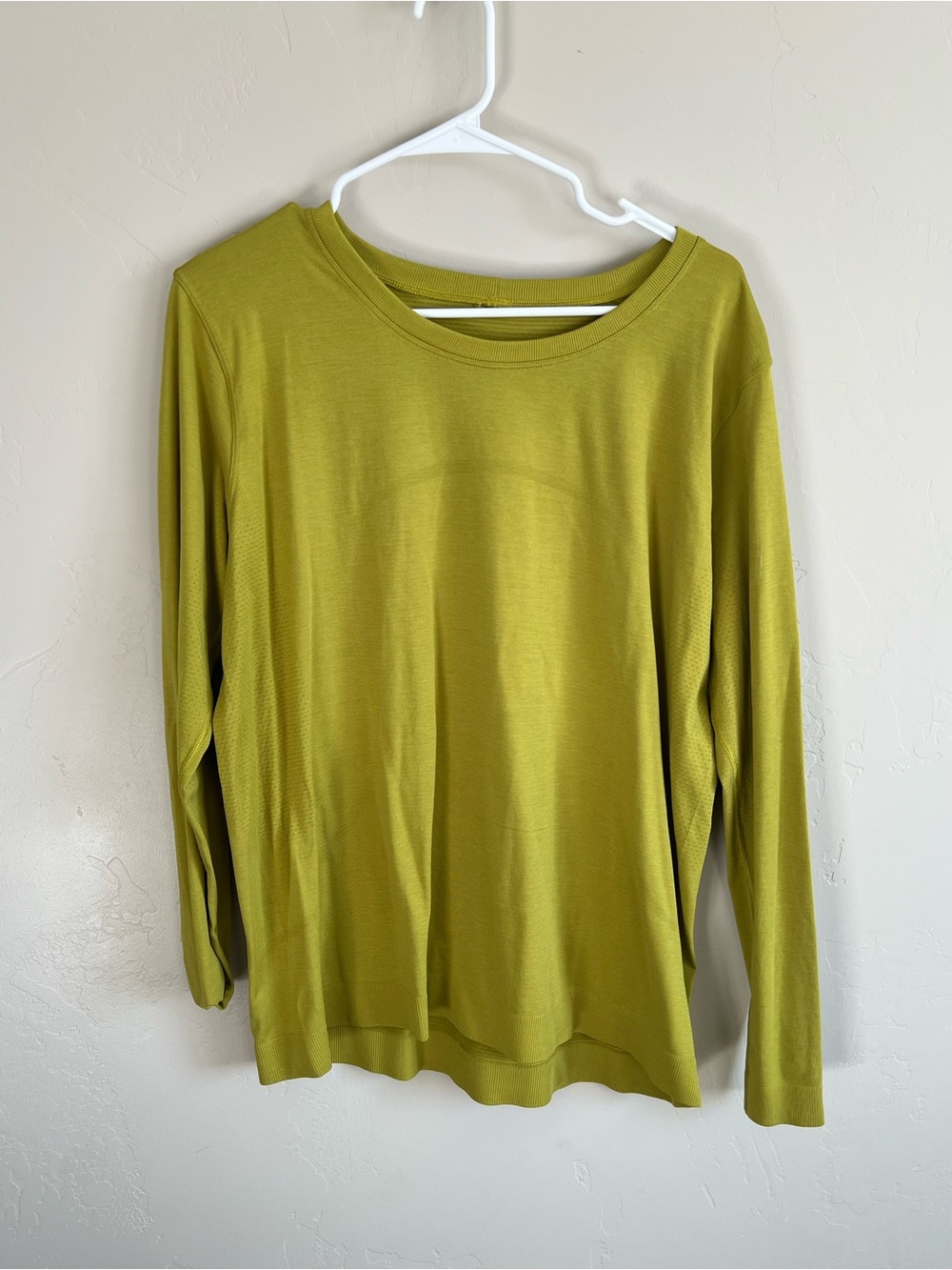 Lululemon Swiftly Relaxed Long Sleeve, Chartreuse, Size 14